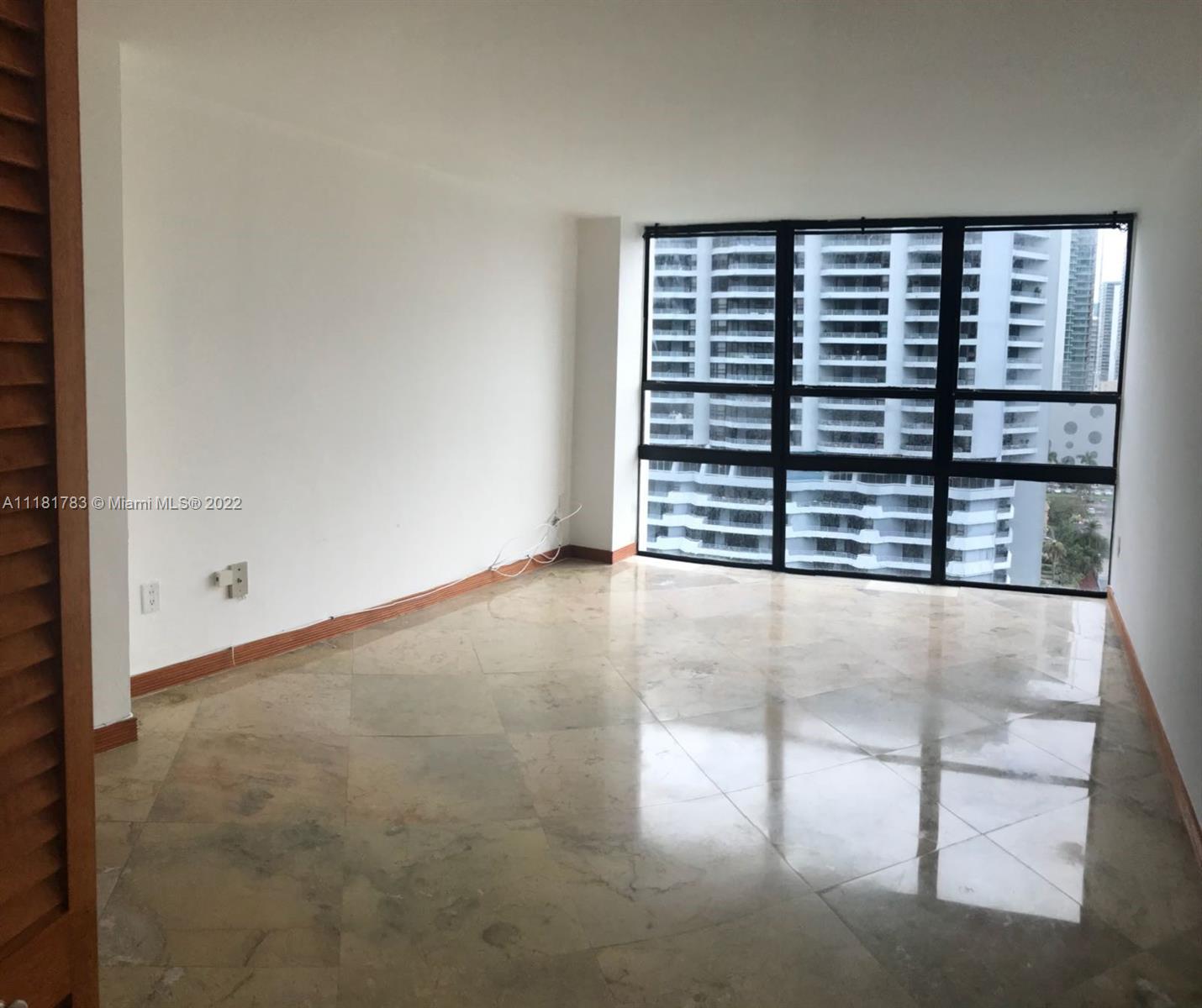 600 NE 36 Unit: 1417
