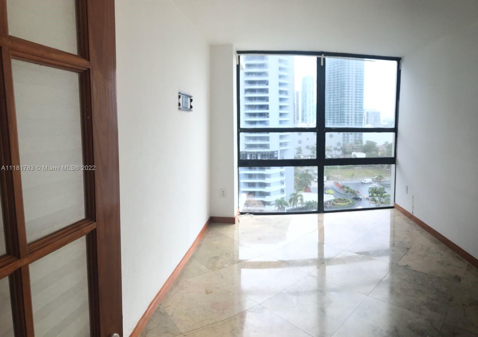 600 NE 36 Unit: 1417