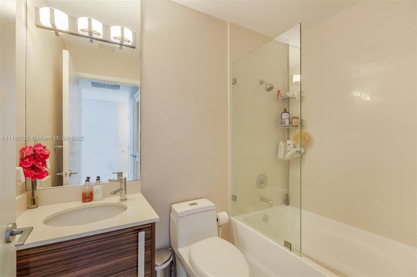 2020 N Bayshore Dr Unit: 3508