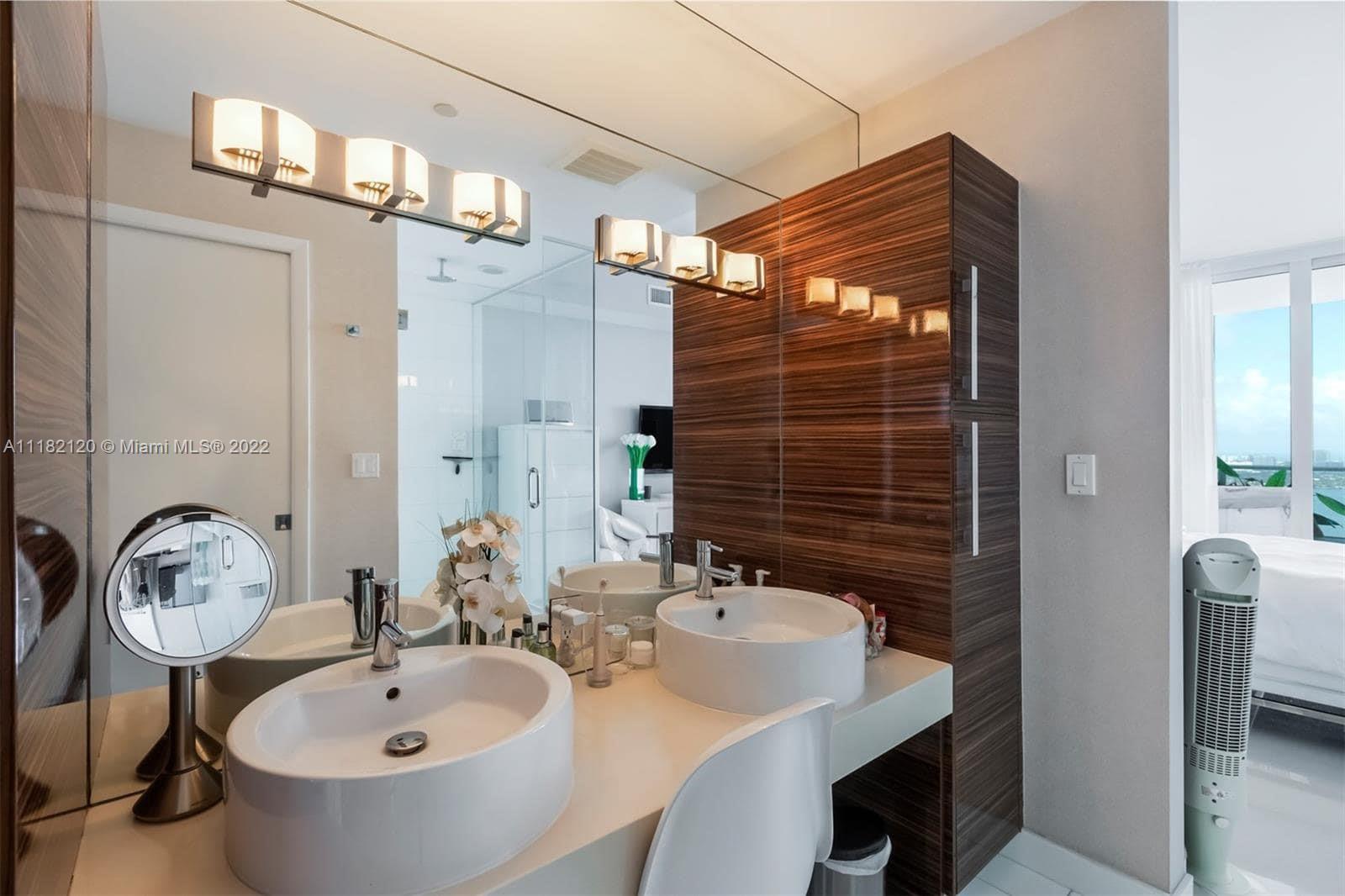 2020 N Bayshore Dr Unit: 3508