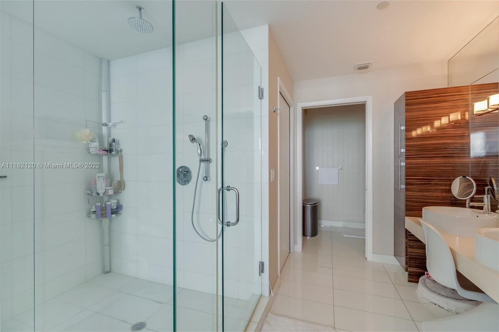 2020 N Bayshore Dr Unit: 3508