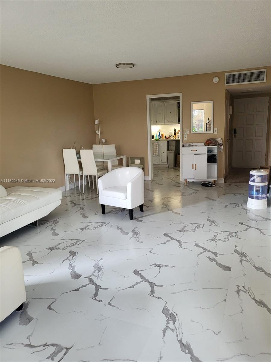 3301 Spanish Moss Ter Unit: 404