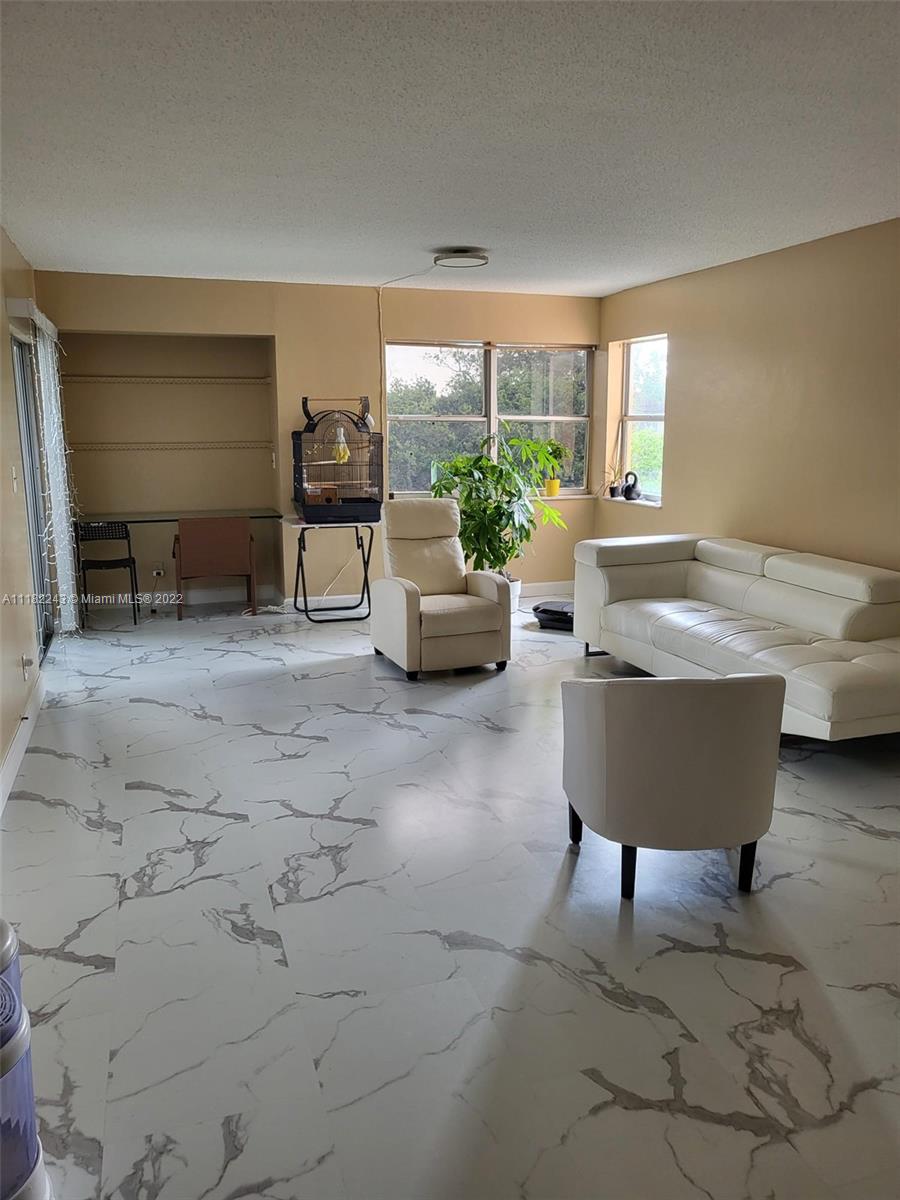 3301 Spanish Moss Ter Unit: 404