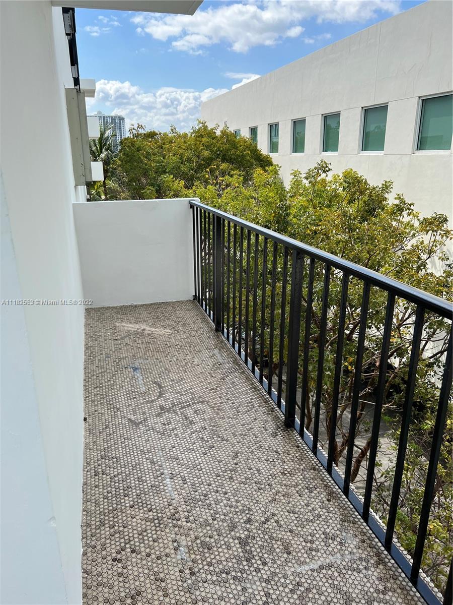 1900 Meridian Ave Unit: 407