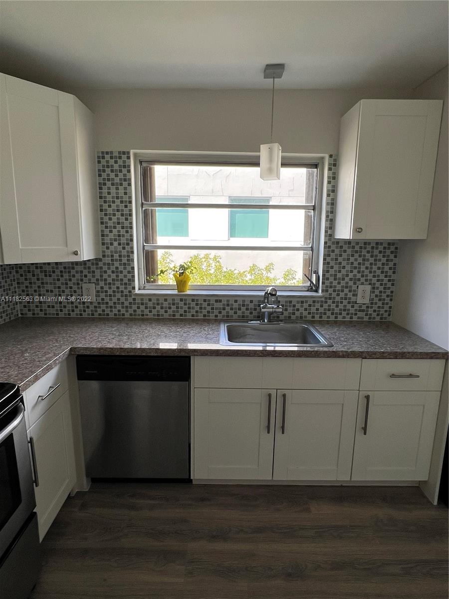 1900 Meridian Ave Unit: 407