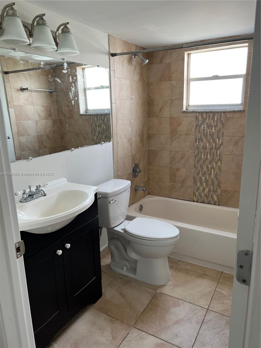 1900 Meridian Ave Unit: 407