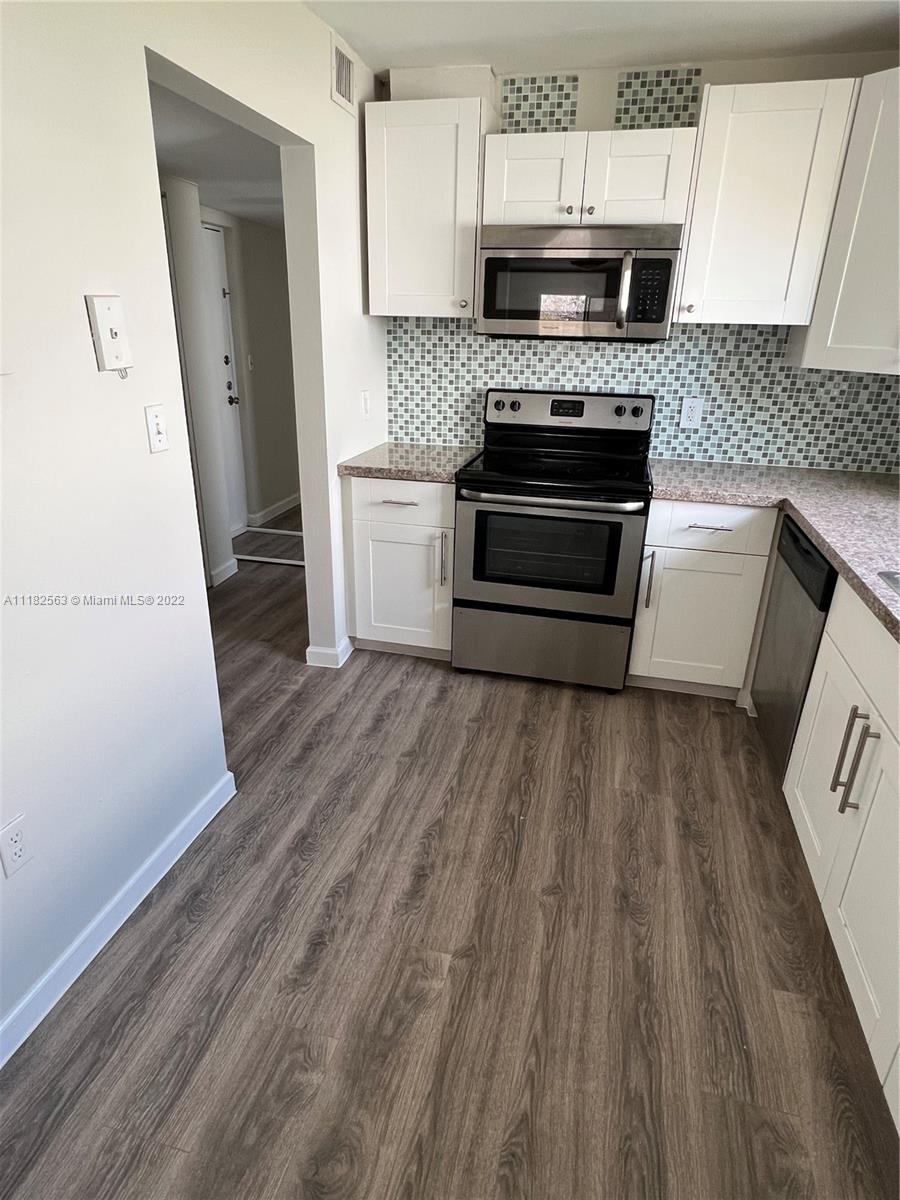 1900 Meridian Ave Unit: 407