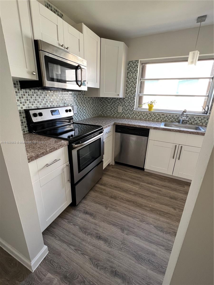 1900 Meridian Ave Unit: 407