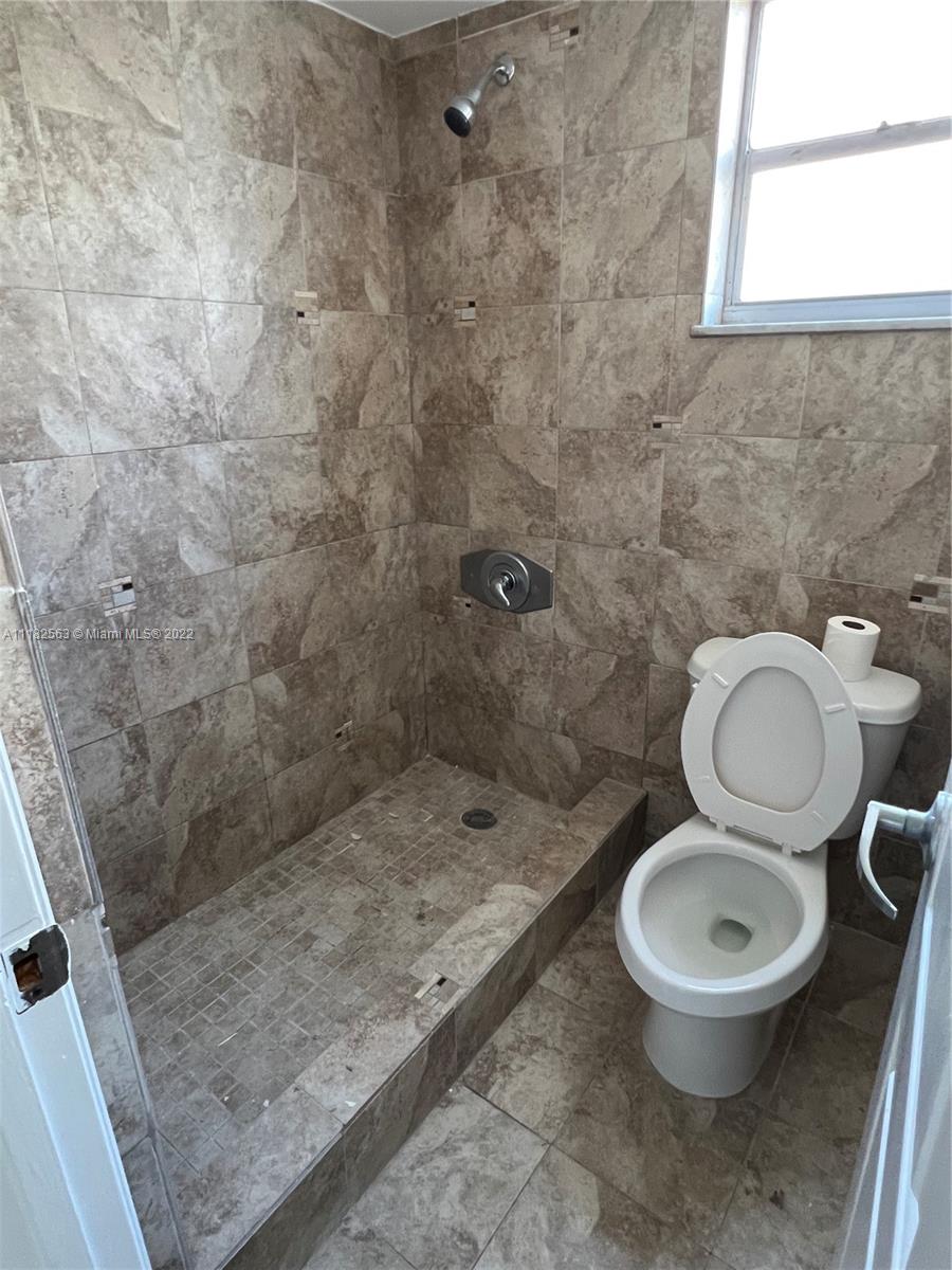 1900 Meridian Ave Unit: 407