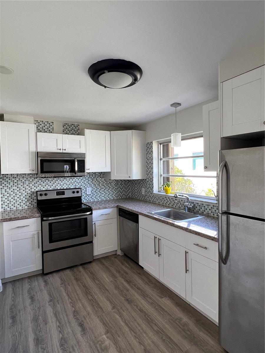 1900 Meridian Ave Unit: 407