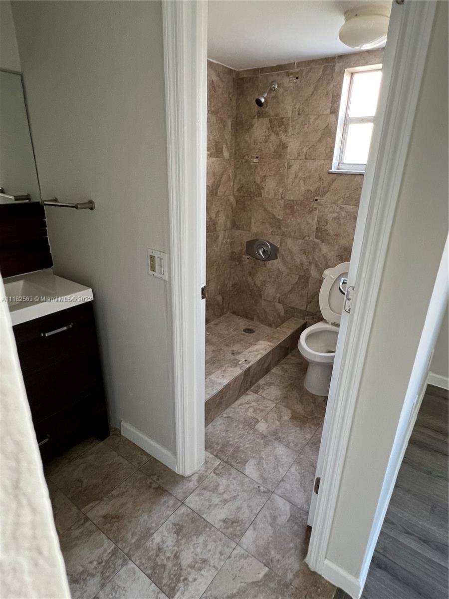 1900 Meridian Ave Unit: 407