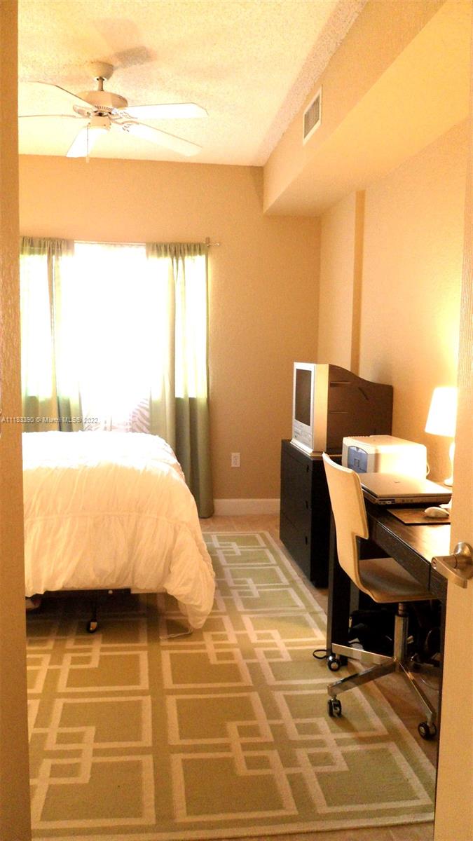 6001 SW 70th St Unit: 524