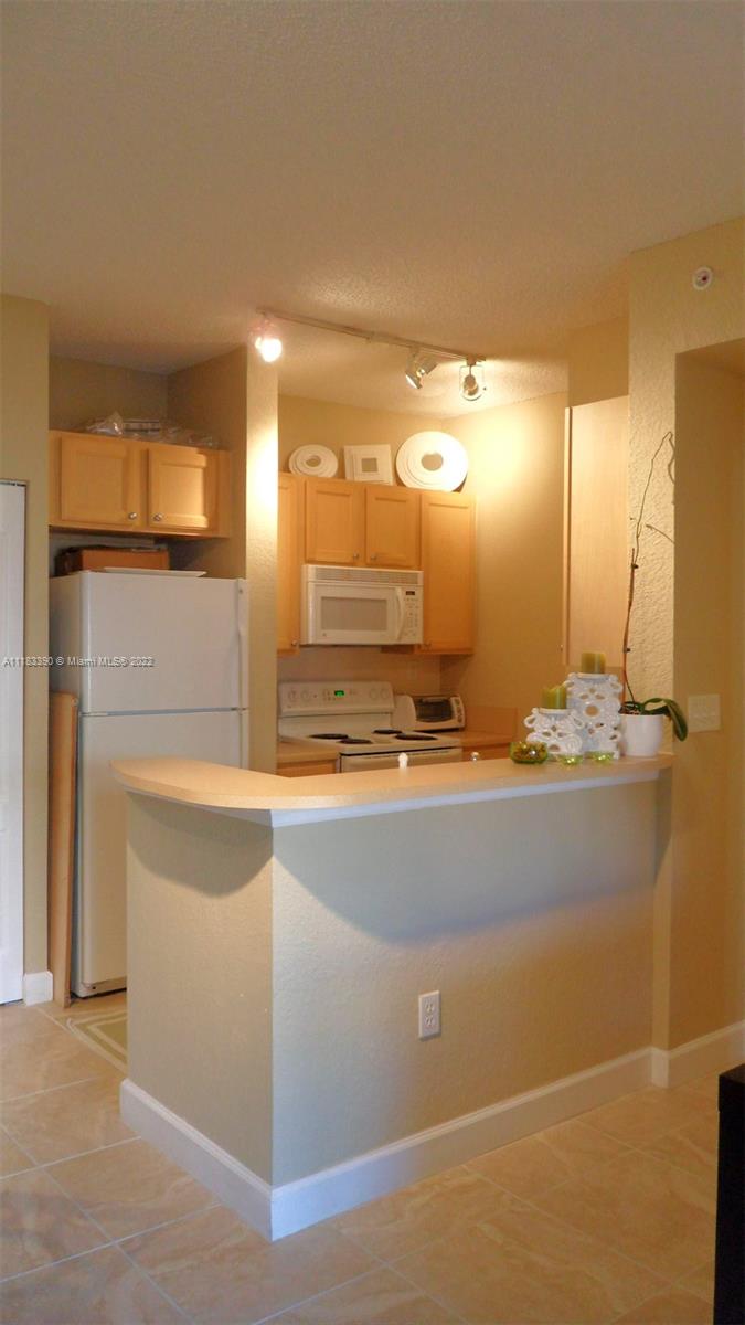 6001 SW 70th St Unit: 524