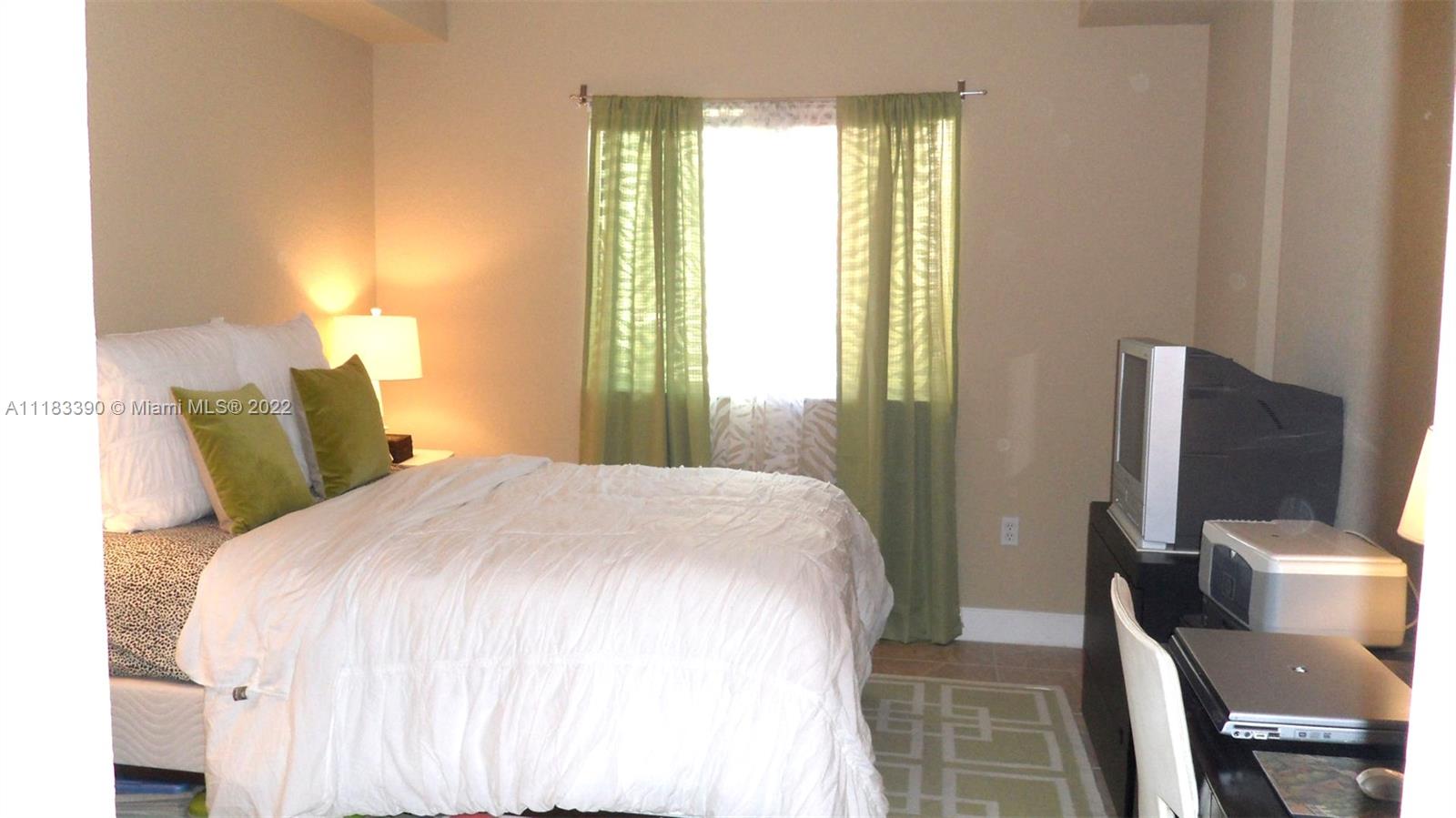 6001 SW 70th St Unit: 524