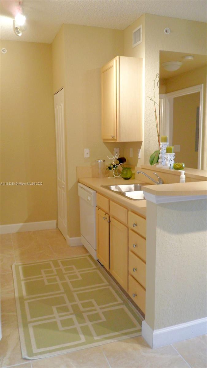 6001 SW 70th St Unit: 524