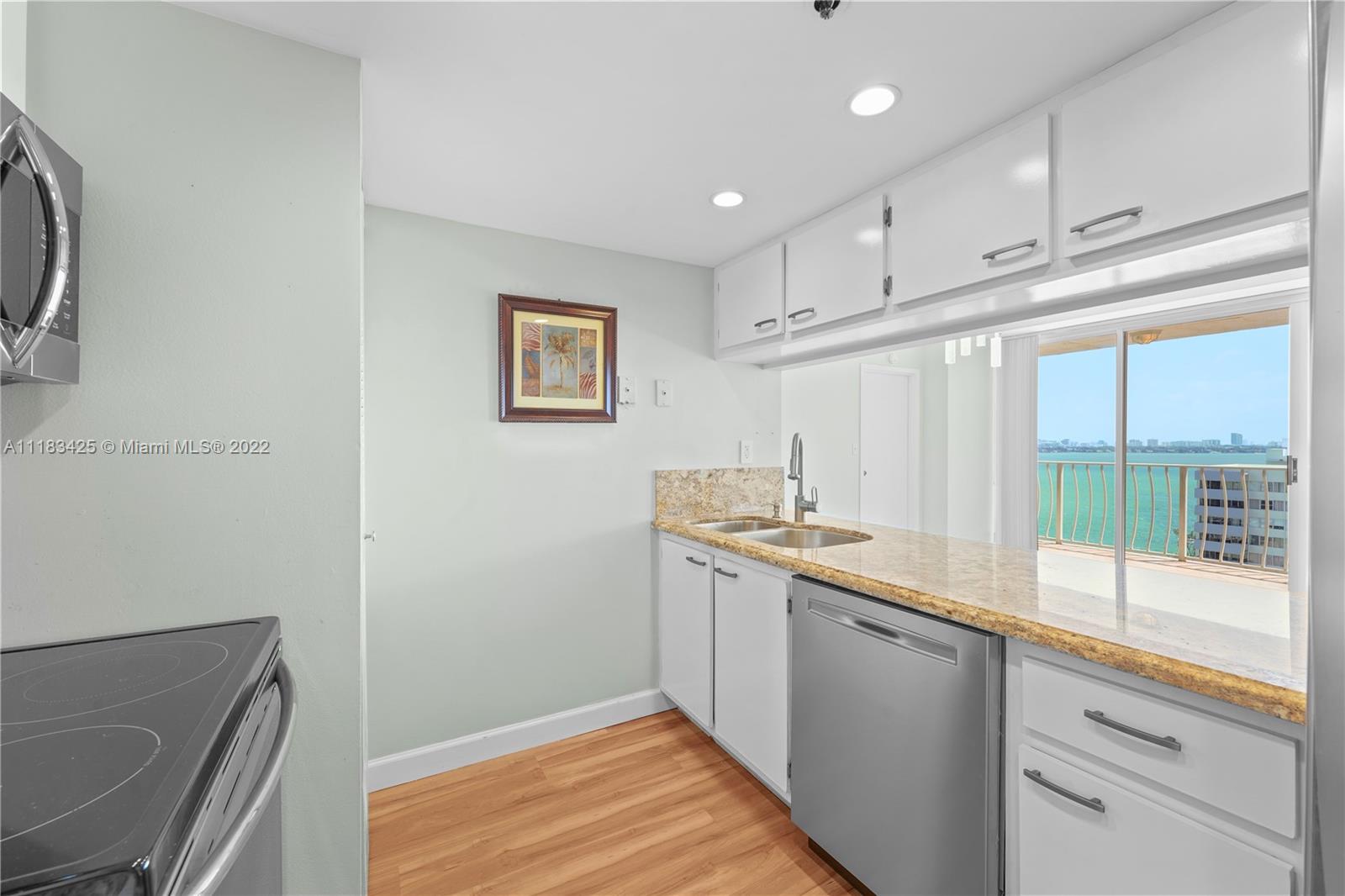 7601 E Treasure Dr Unit: 1423