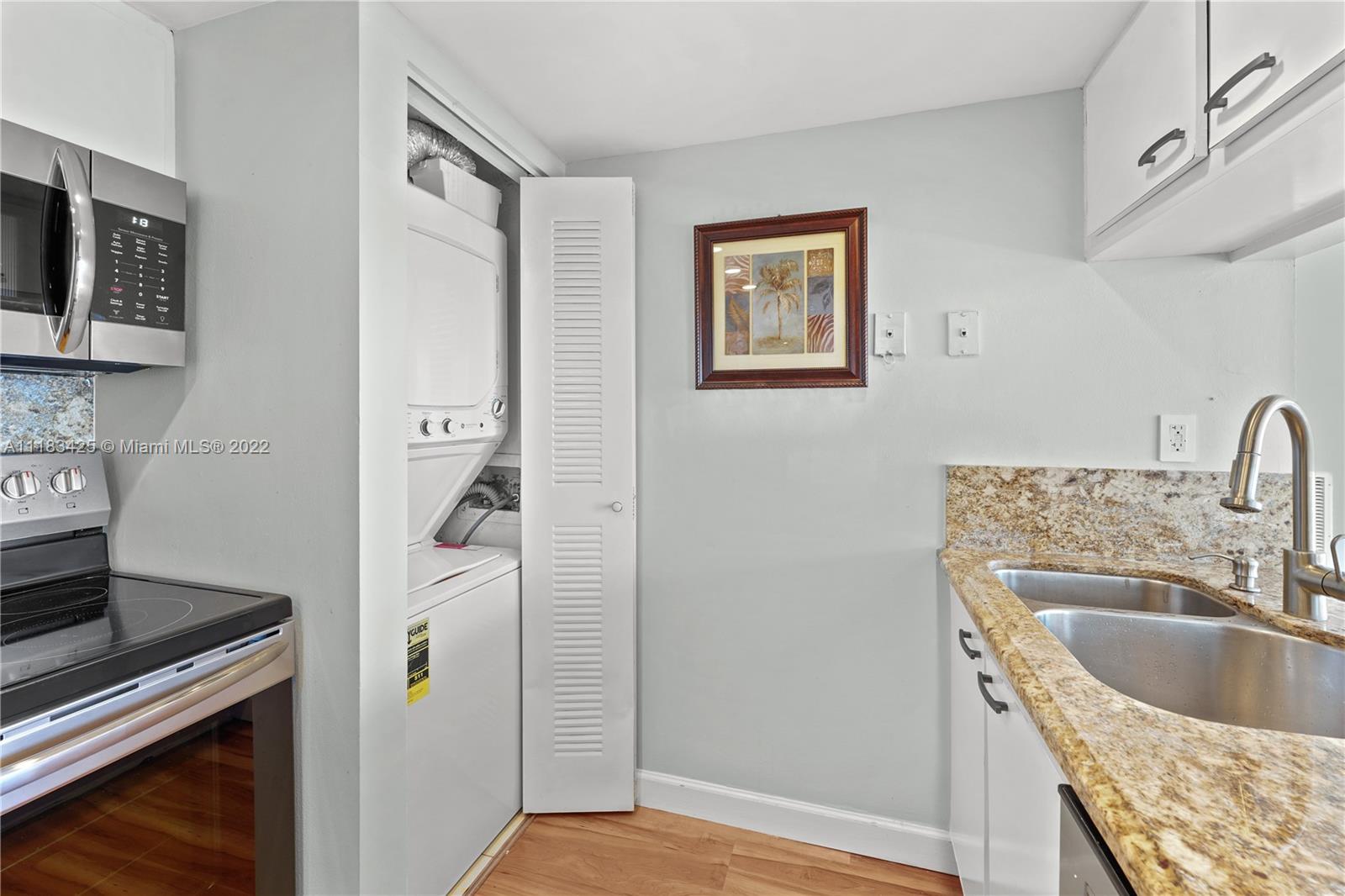 7601 E Treasure Dr Unit: 1423