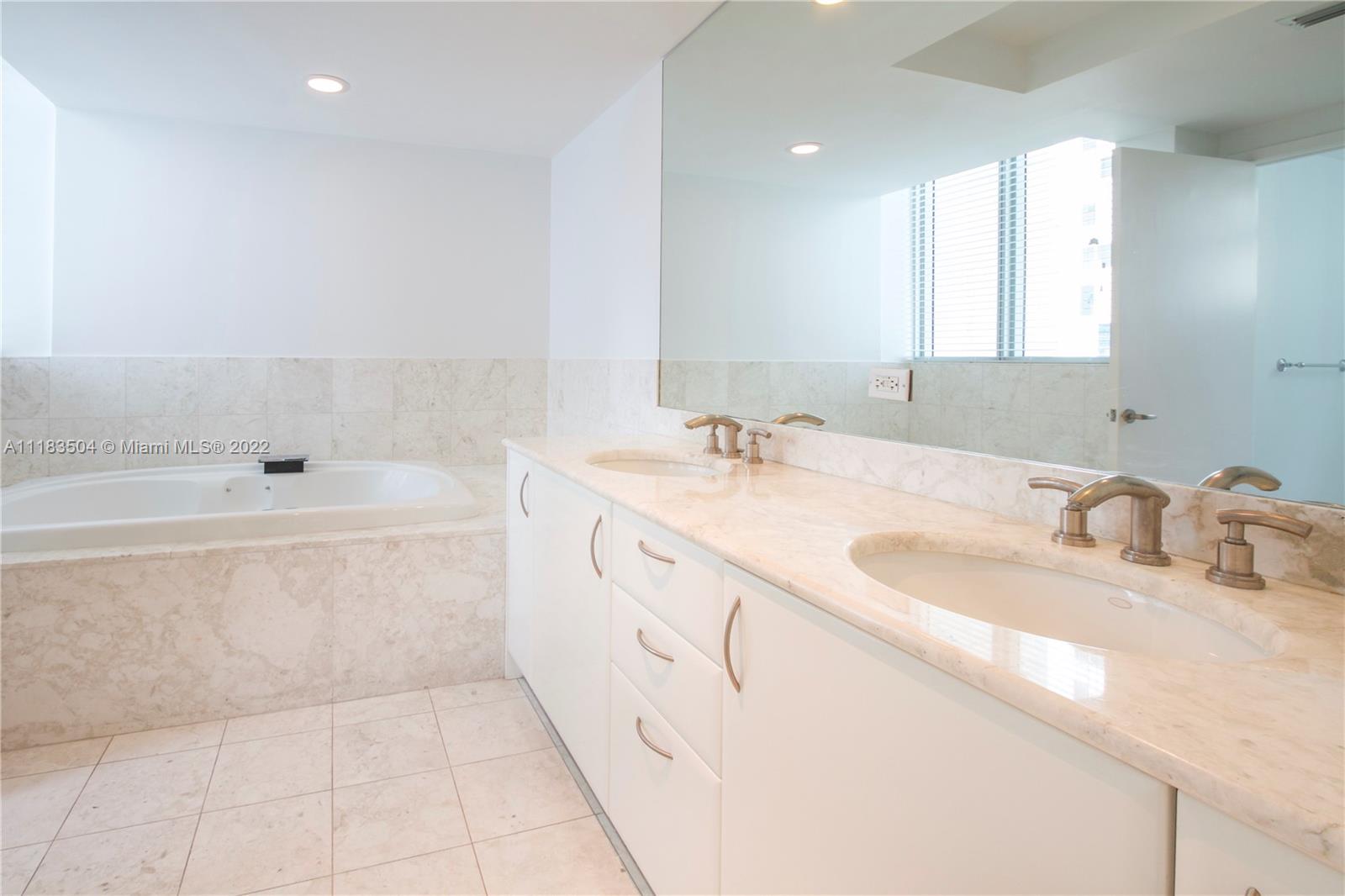 1331 Brickell Bay Dr Unit: 1208