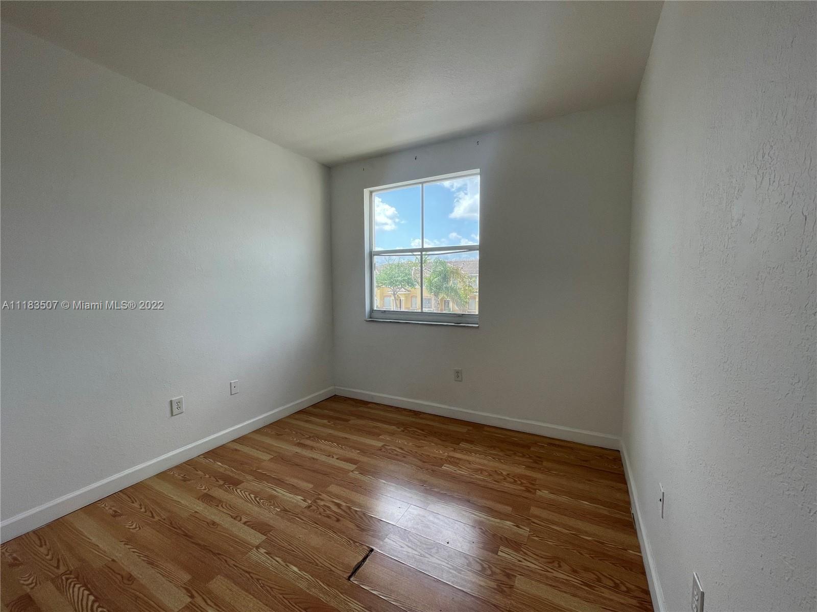 2815 SE 16th Ave Unit: 201