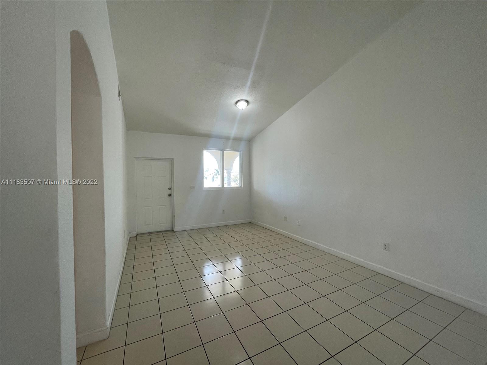 2815 SE 16th Ave Unit: 201