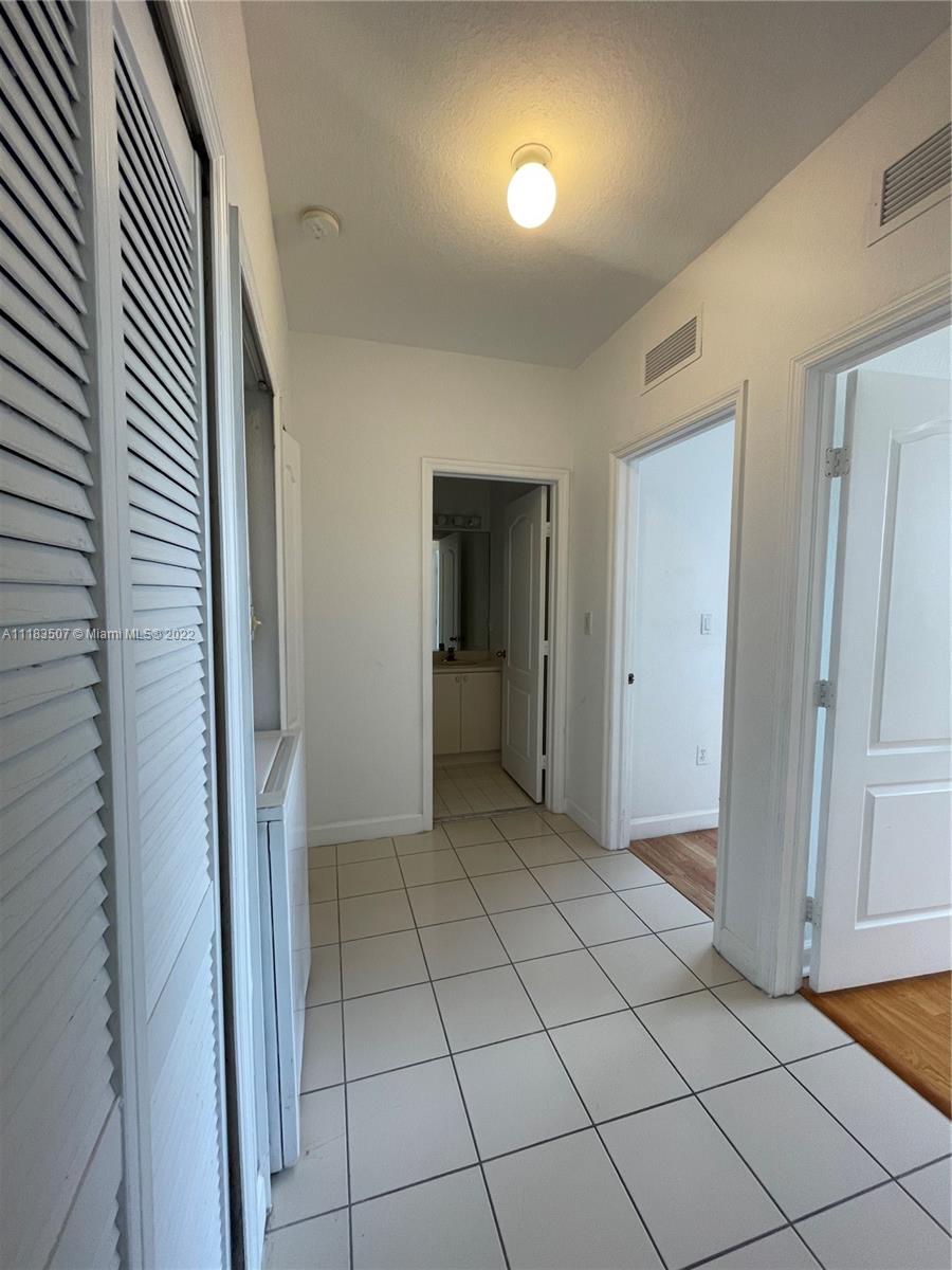 2815 SE 16th Ave Unit: 201