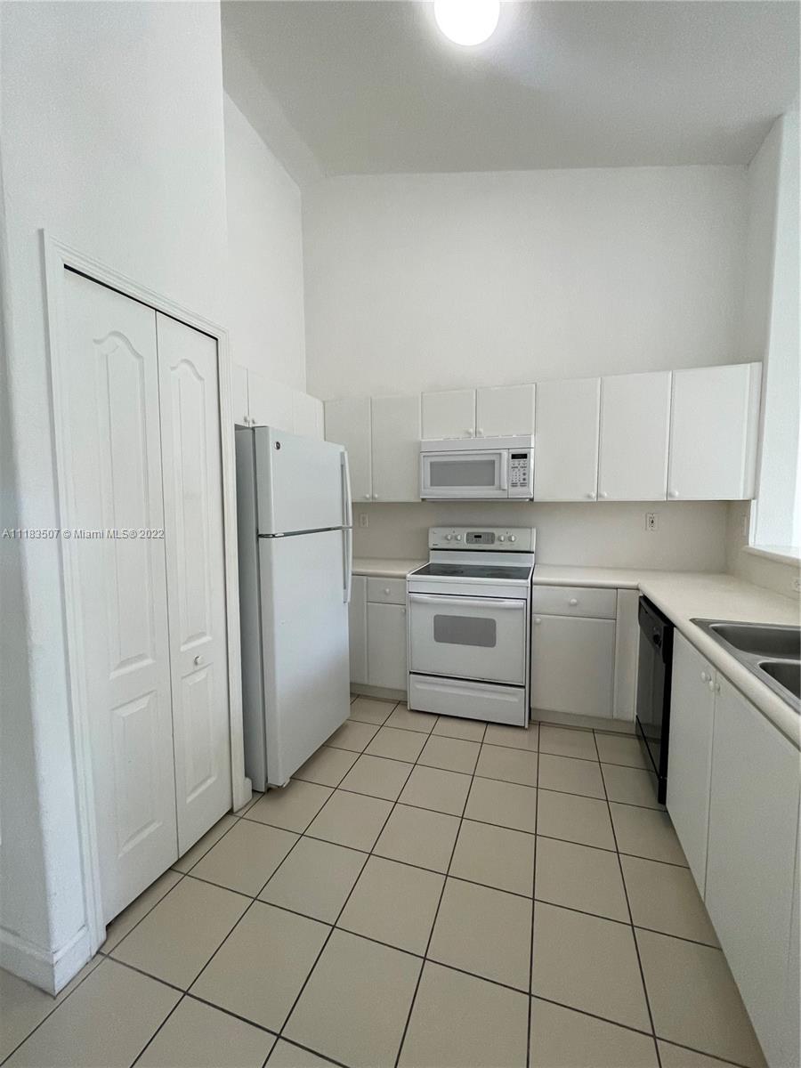 2815 SE 16th Ave Unit: 201