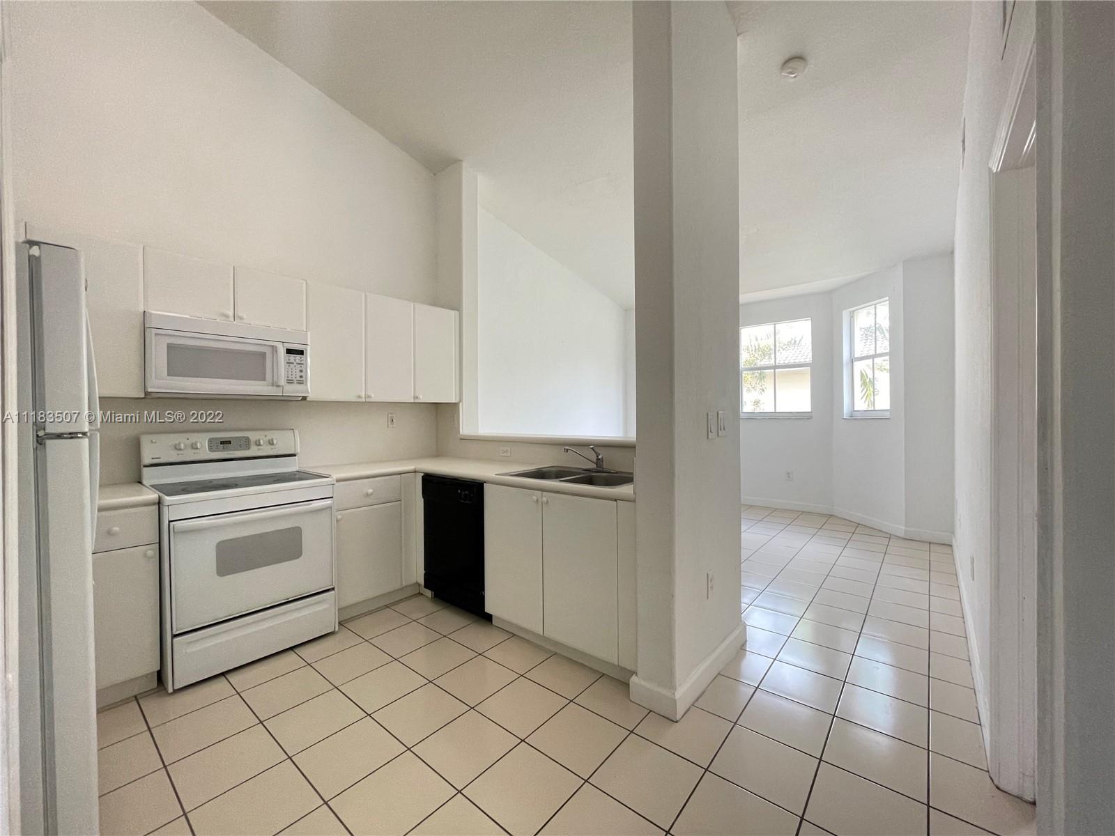 2815 SE 16th Ave Unit: 201
