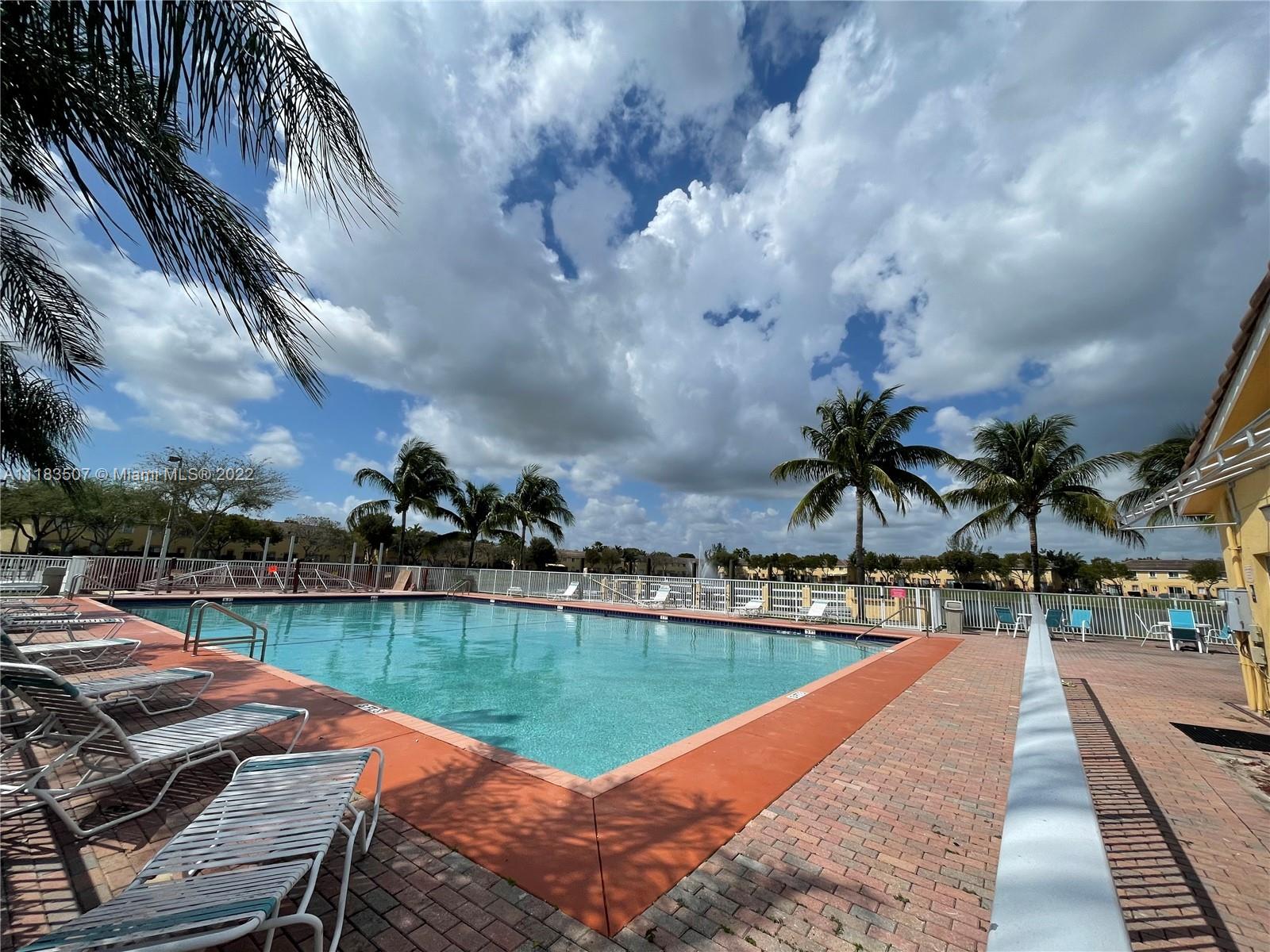 2815 SE 16th Ave Unit: 201