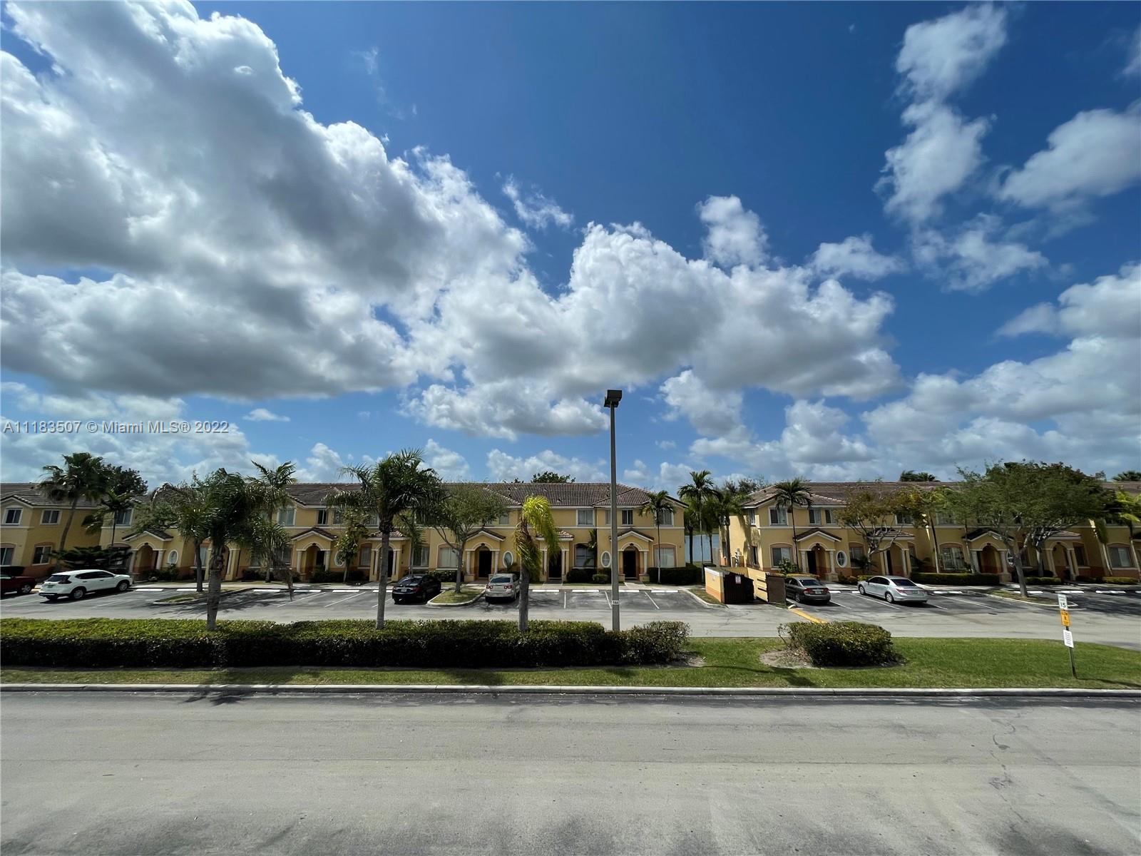 2815 SE 16th Ave Unit: 201