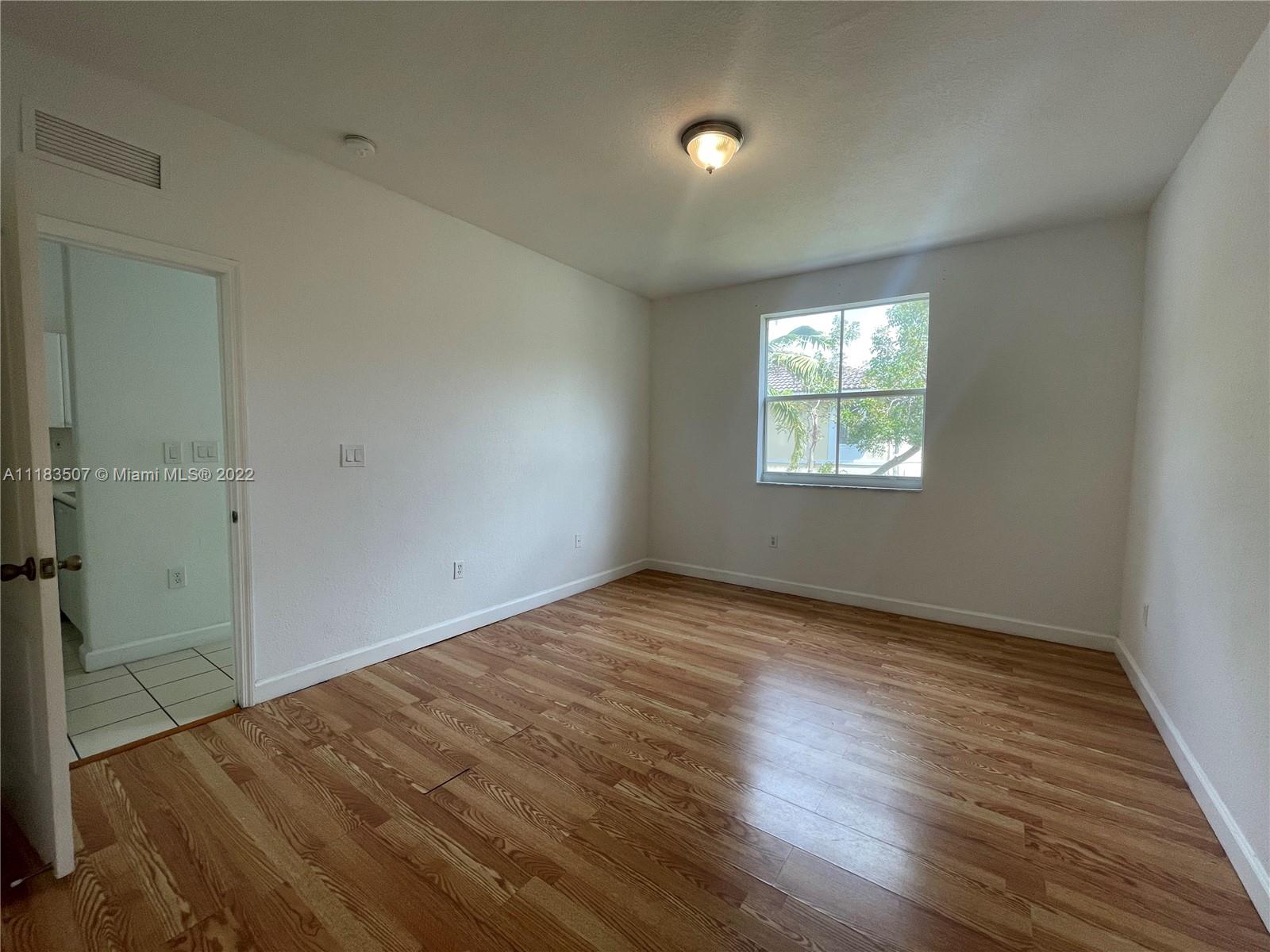 2815 SE 16th Ave Unit: 201