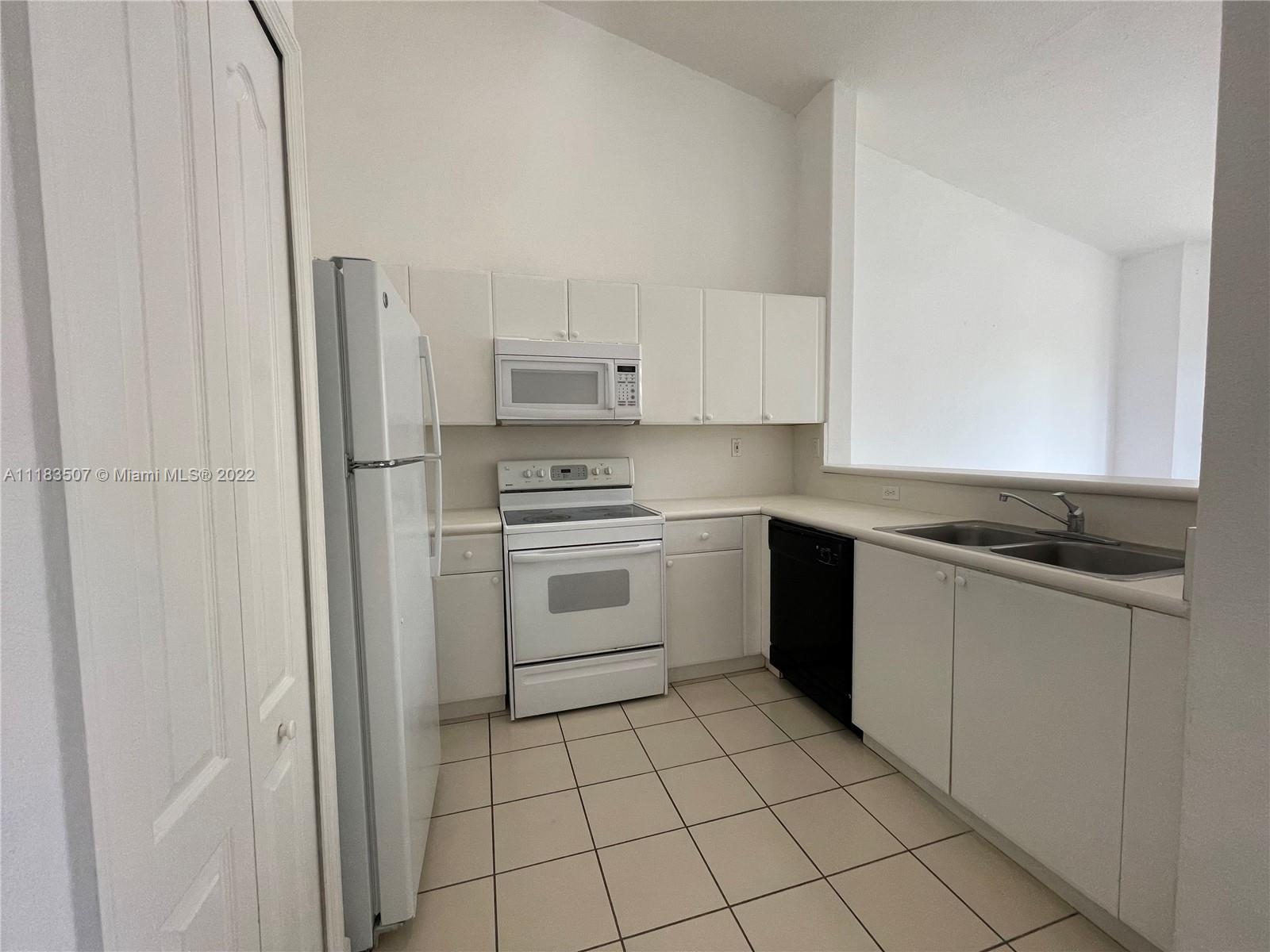 2815 SE 16th Ave Unit: 201