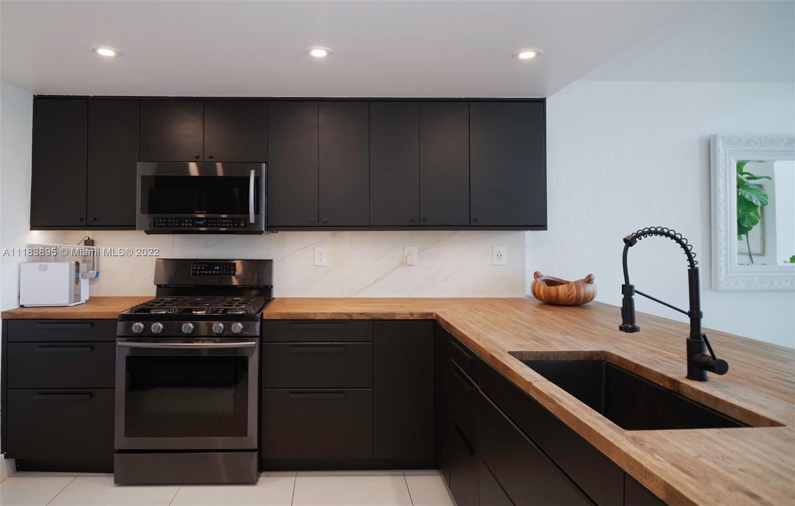 6890 N Kendall Dr Unit: B403