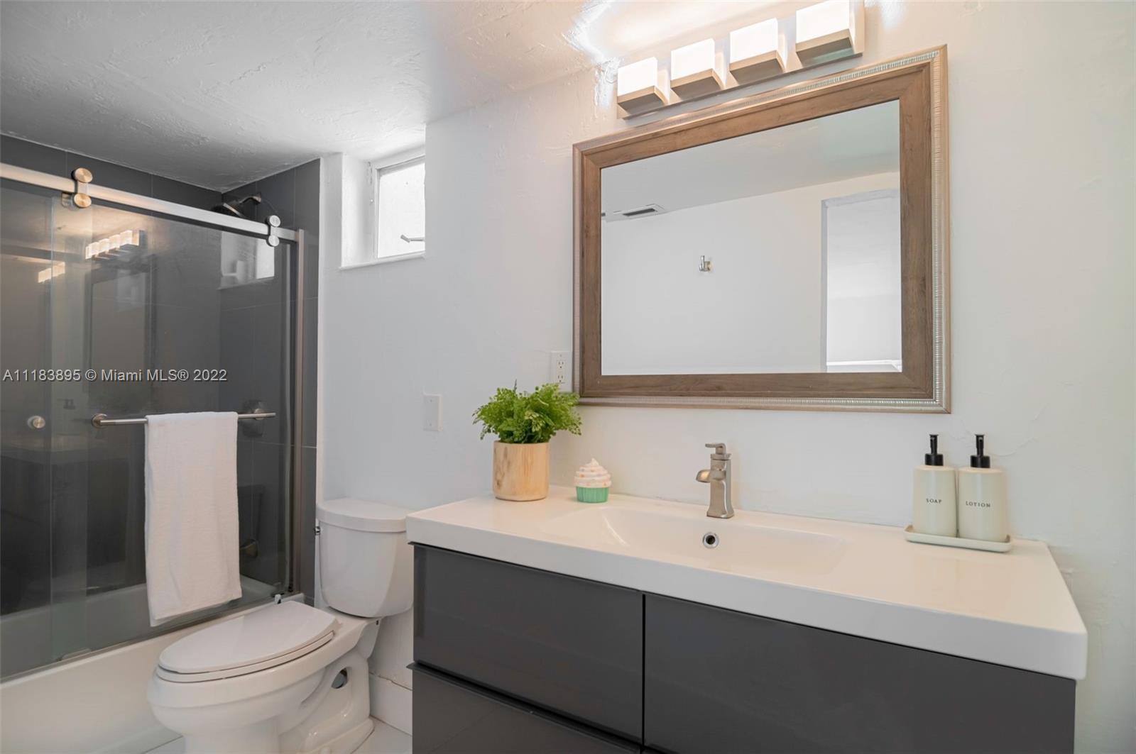 6890 N Kendall Dr Unit: B403
