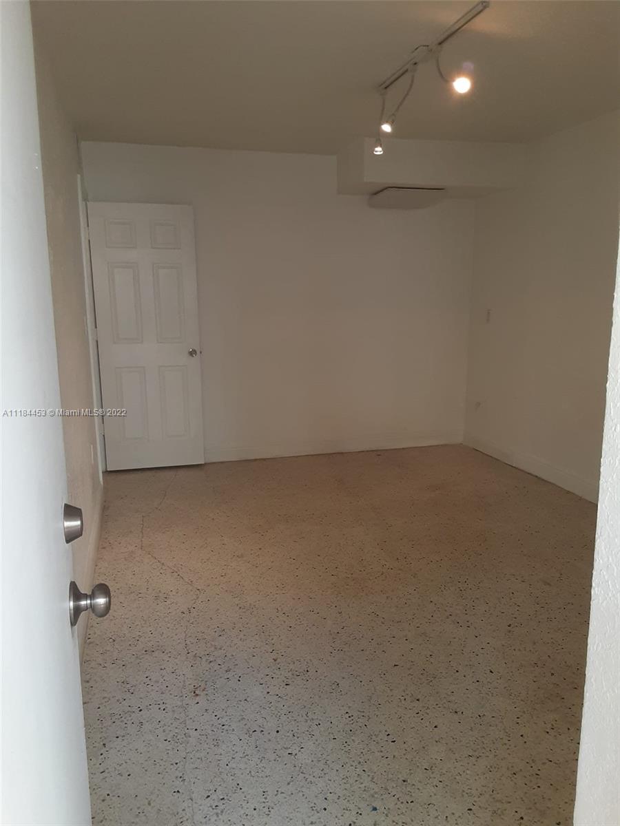 515 SW 3rd St Unit: 3