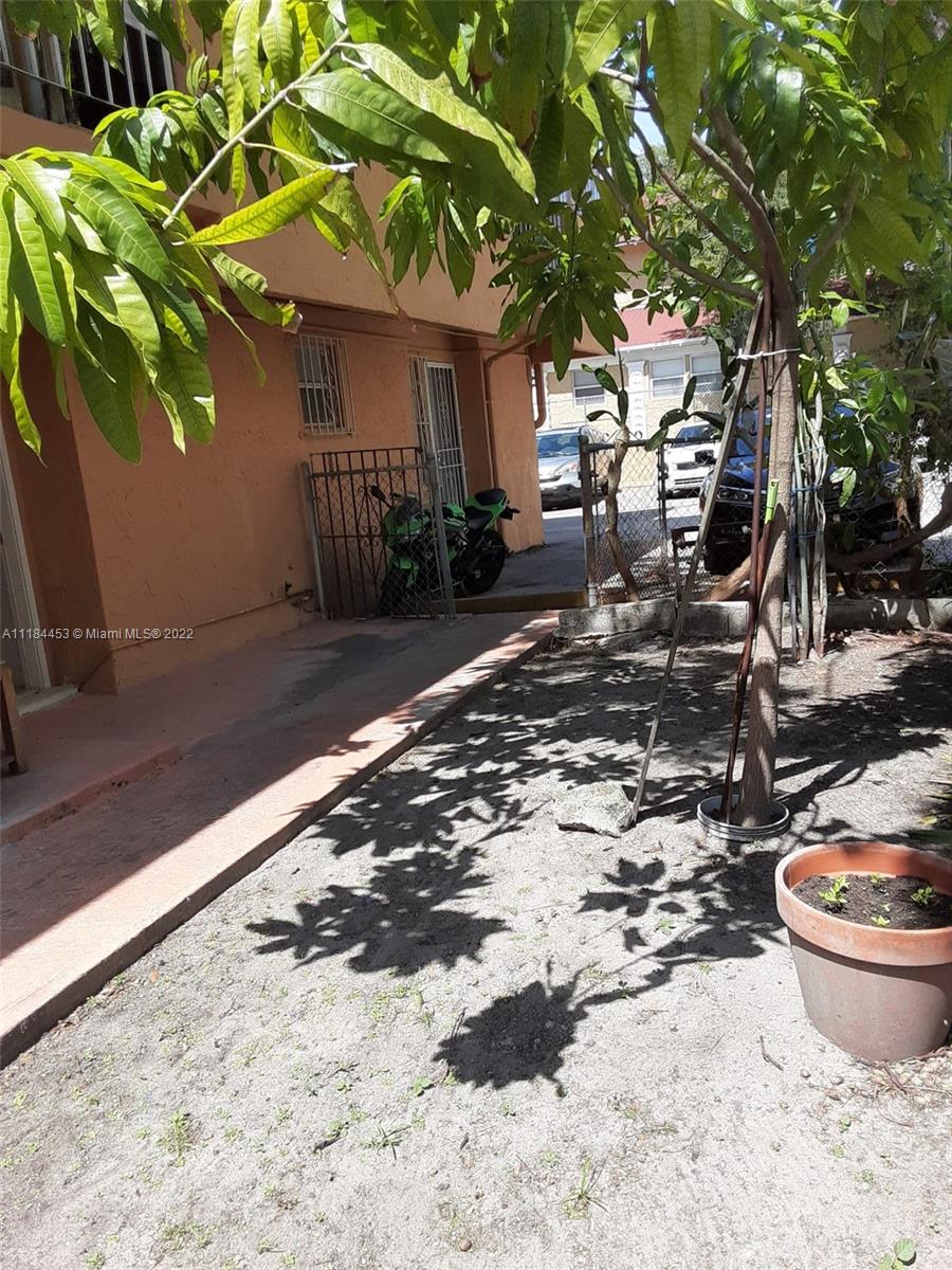 515 SW 3rd St Unit: 3