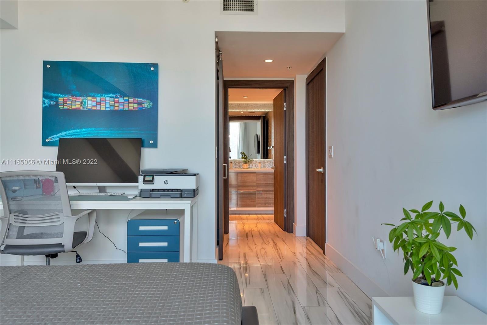 185 SW 7th St Unit: 1609