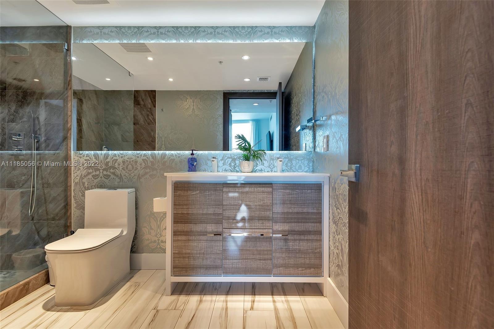 185 SW 7th St Unit: 1609