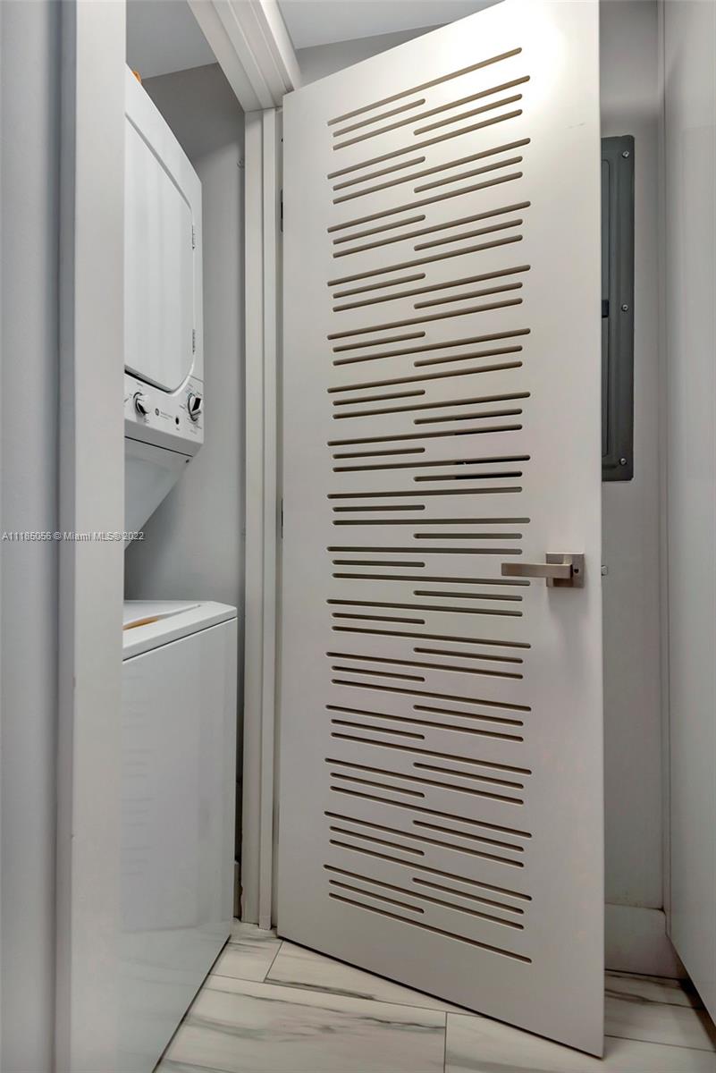 185 SW 7th St Unit: 1609