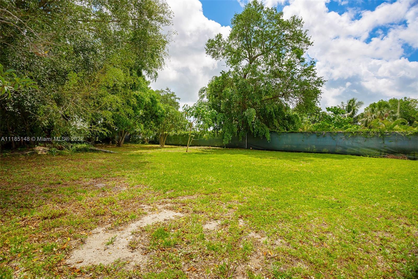 570 NW 33rd Ave
