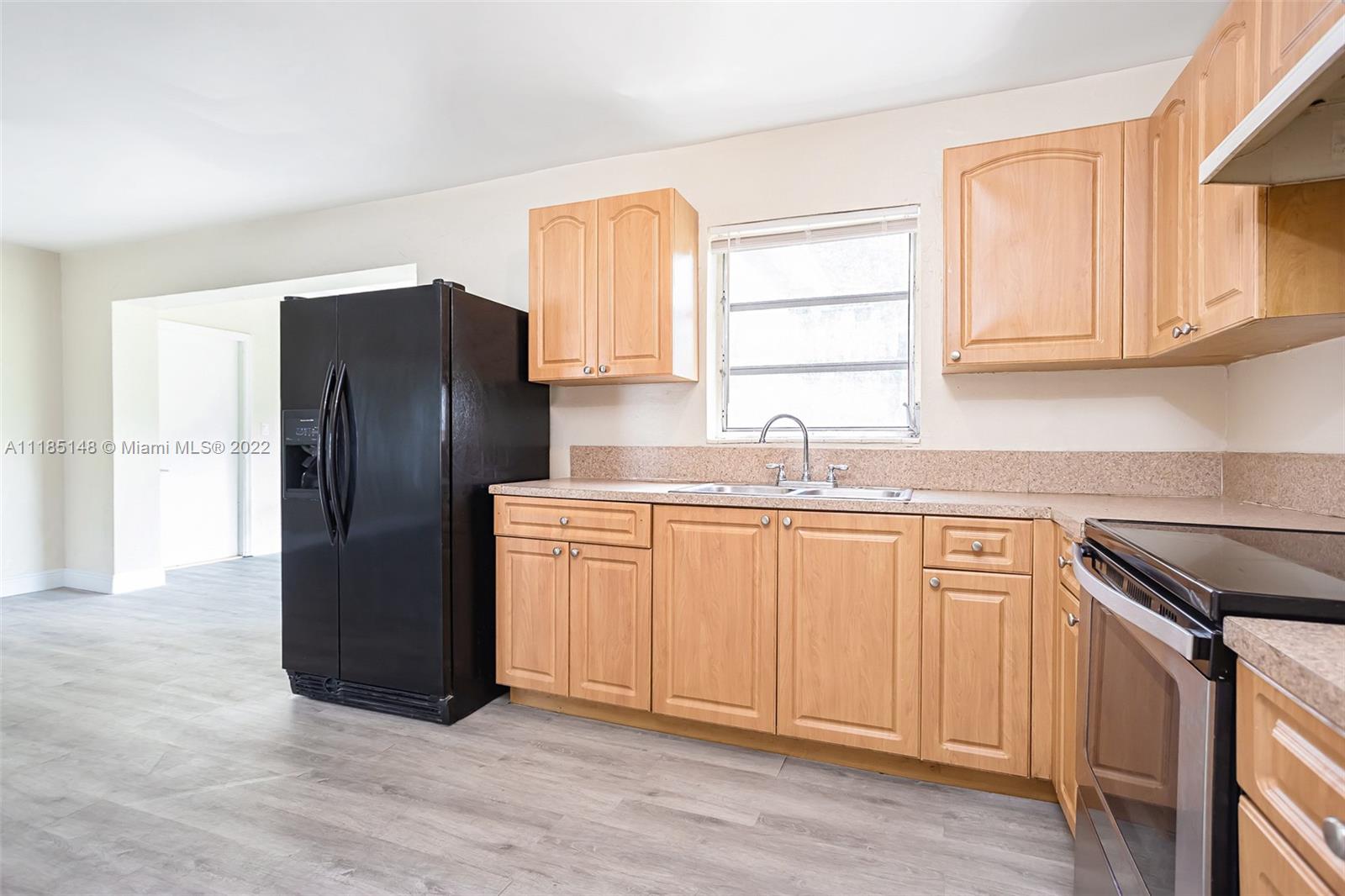 570 NW 33rd Ave