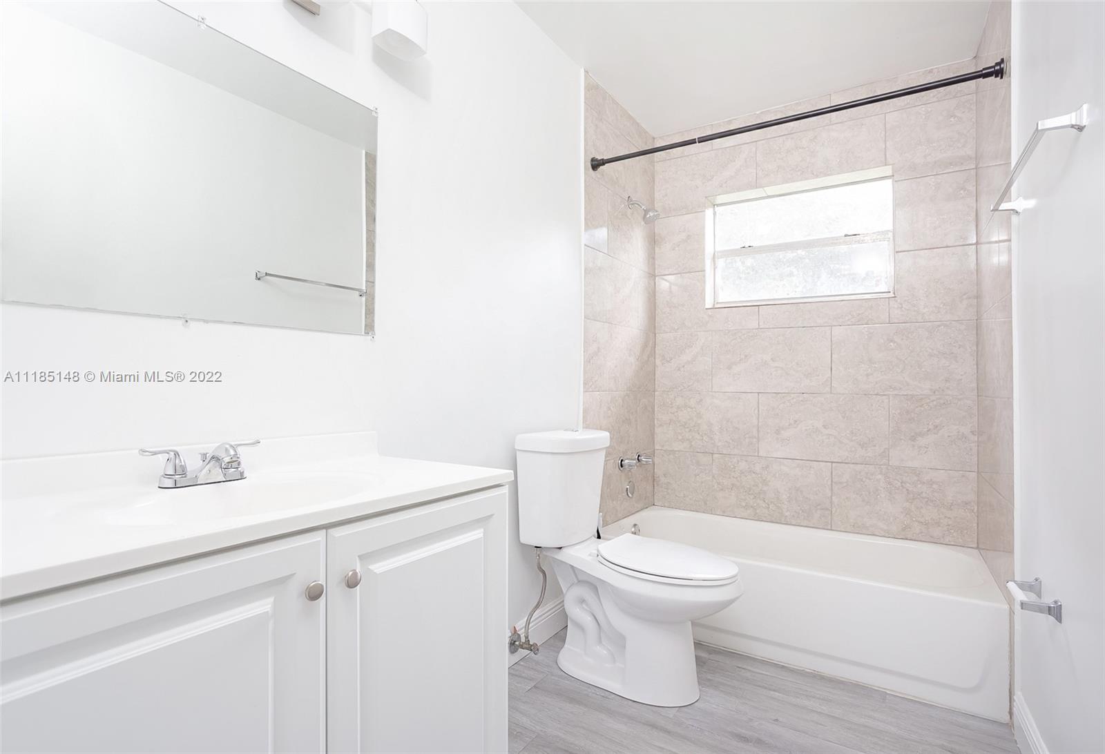 570 NW 33rd Ave