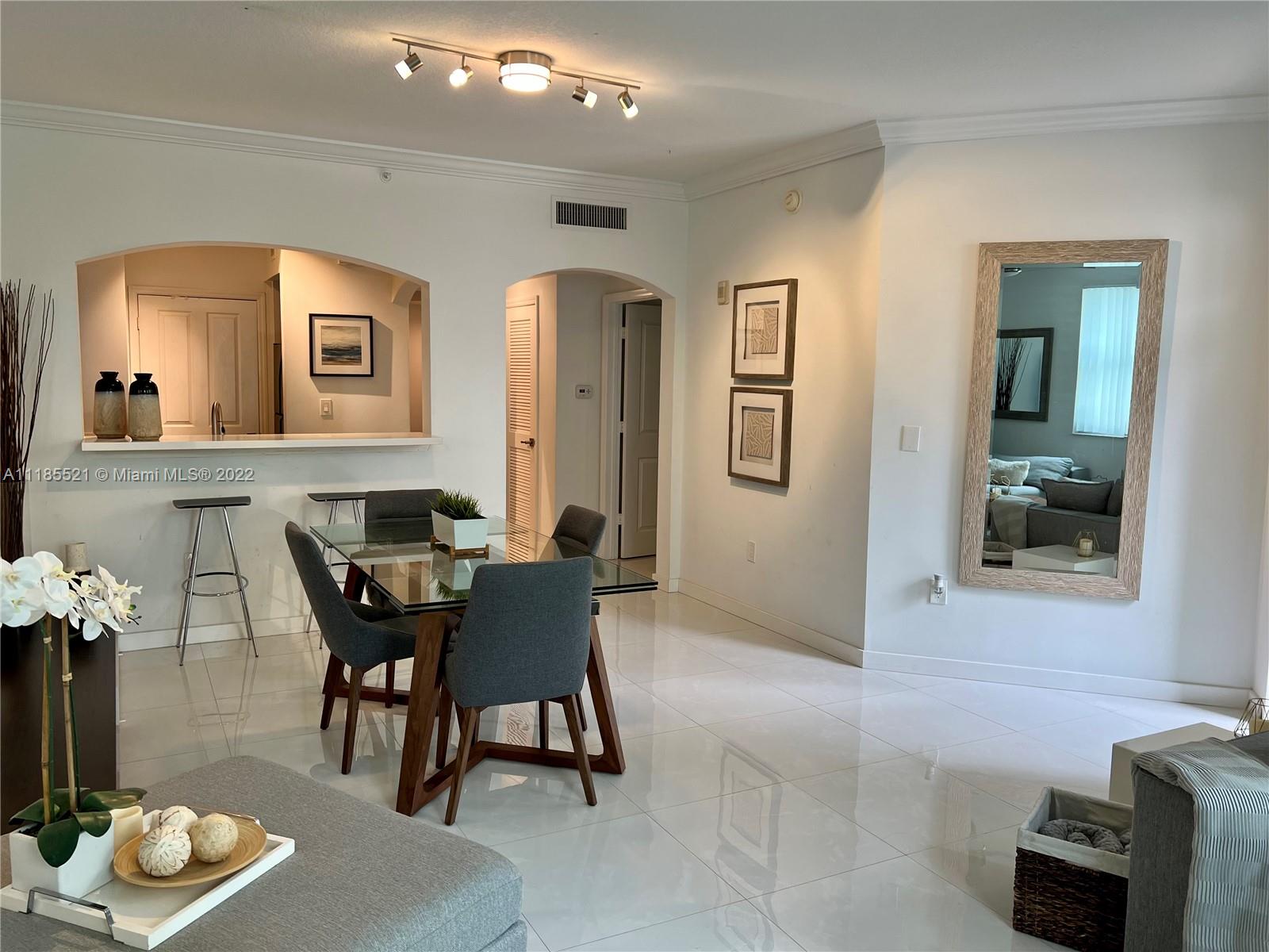 9172 Collins Ave Unit: 15