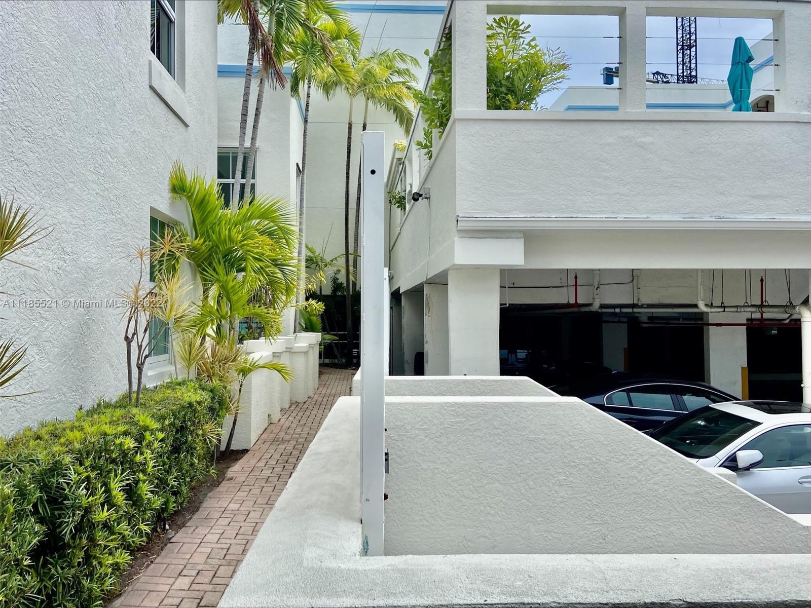 9172 Collins Ave Unit: 15