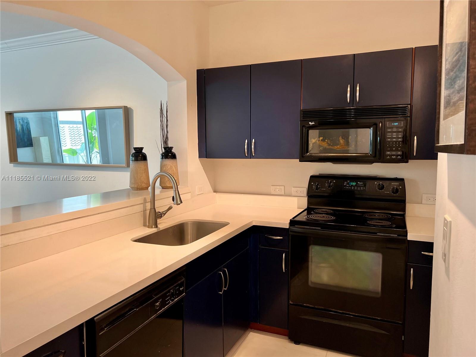 9172 Collins Ave Unit: 15