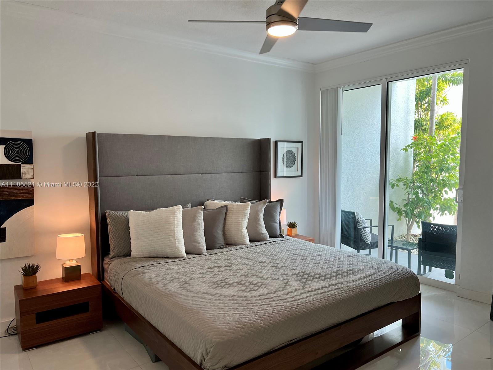 9172 Collins Ave Unit: 15