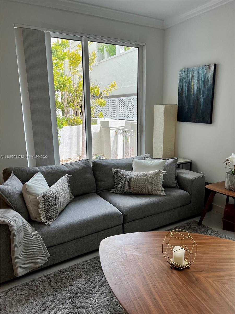 9172 Collins Ave Unit: 15