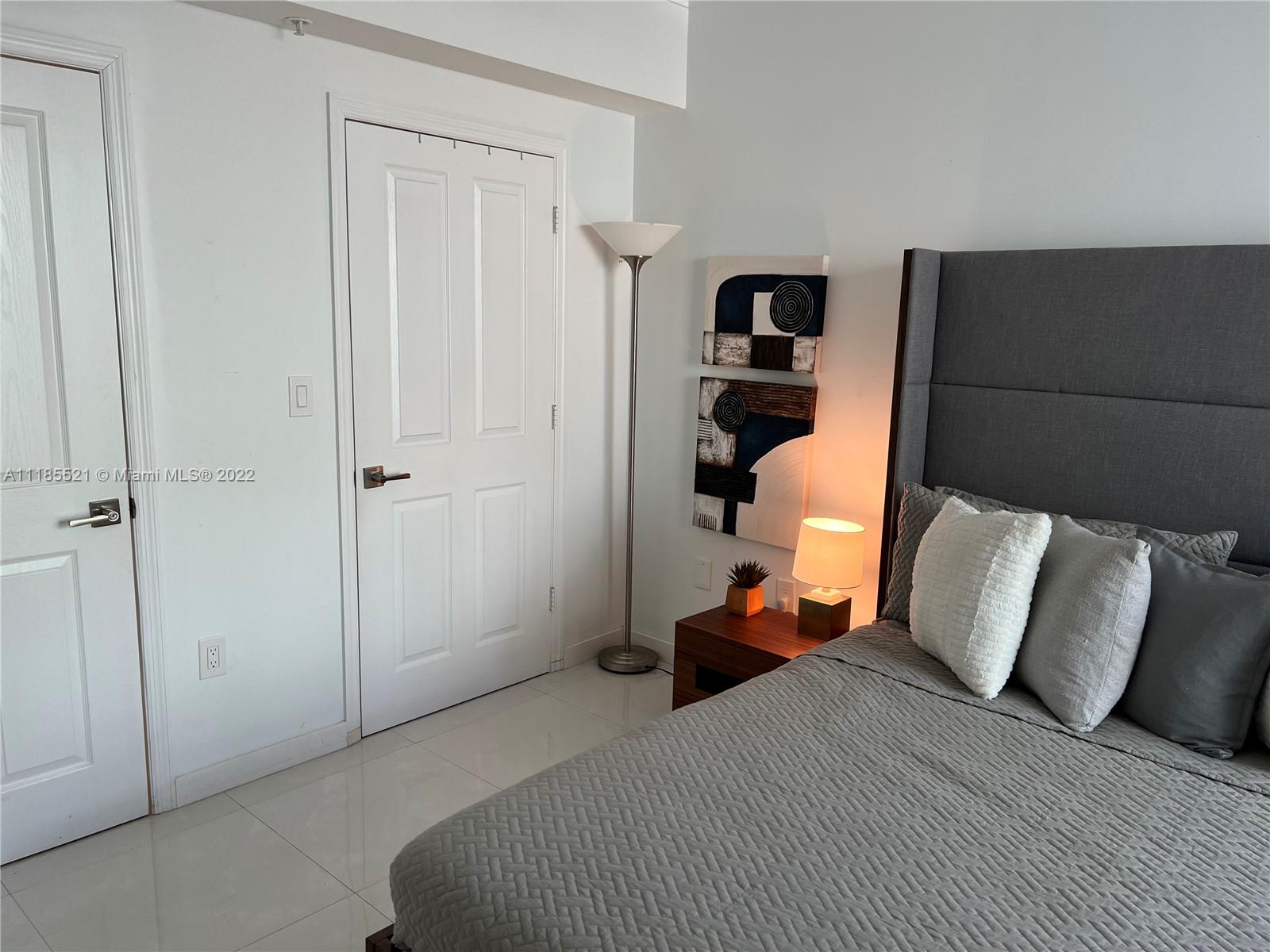 9172 Collins Ave Unit: 15