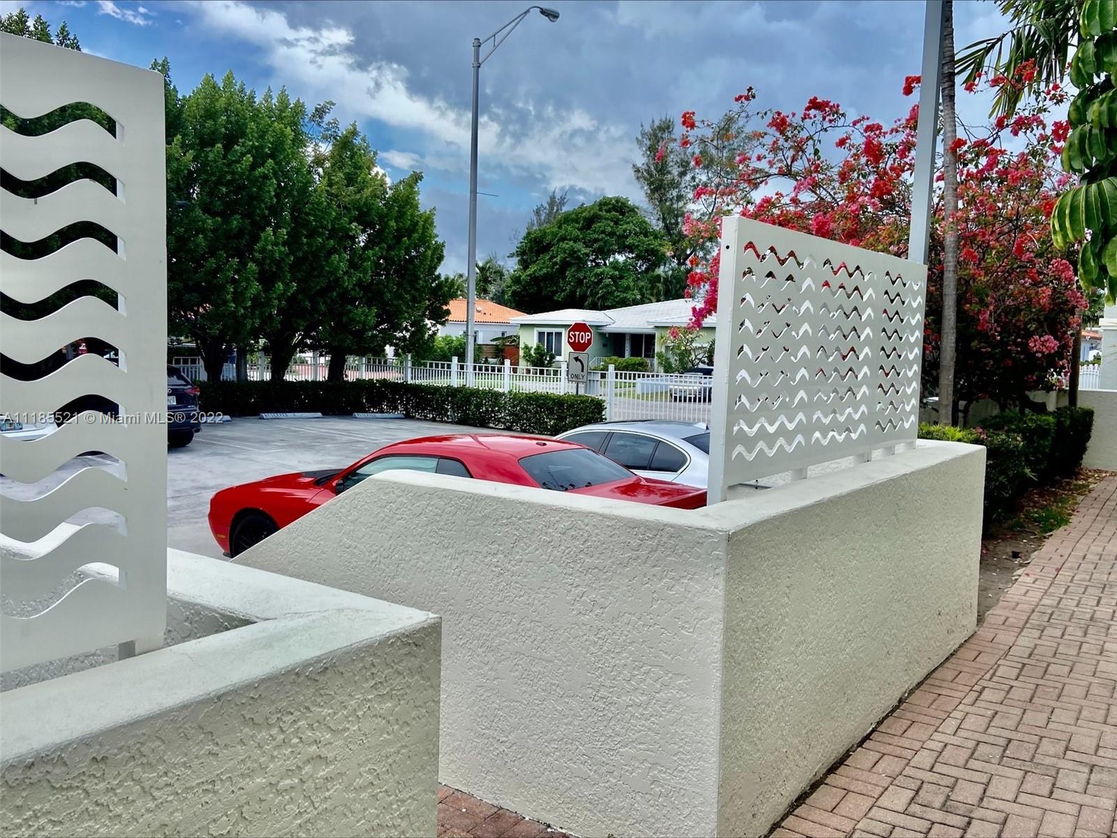 9172 Collins Ave Unit: 15