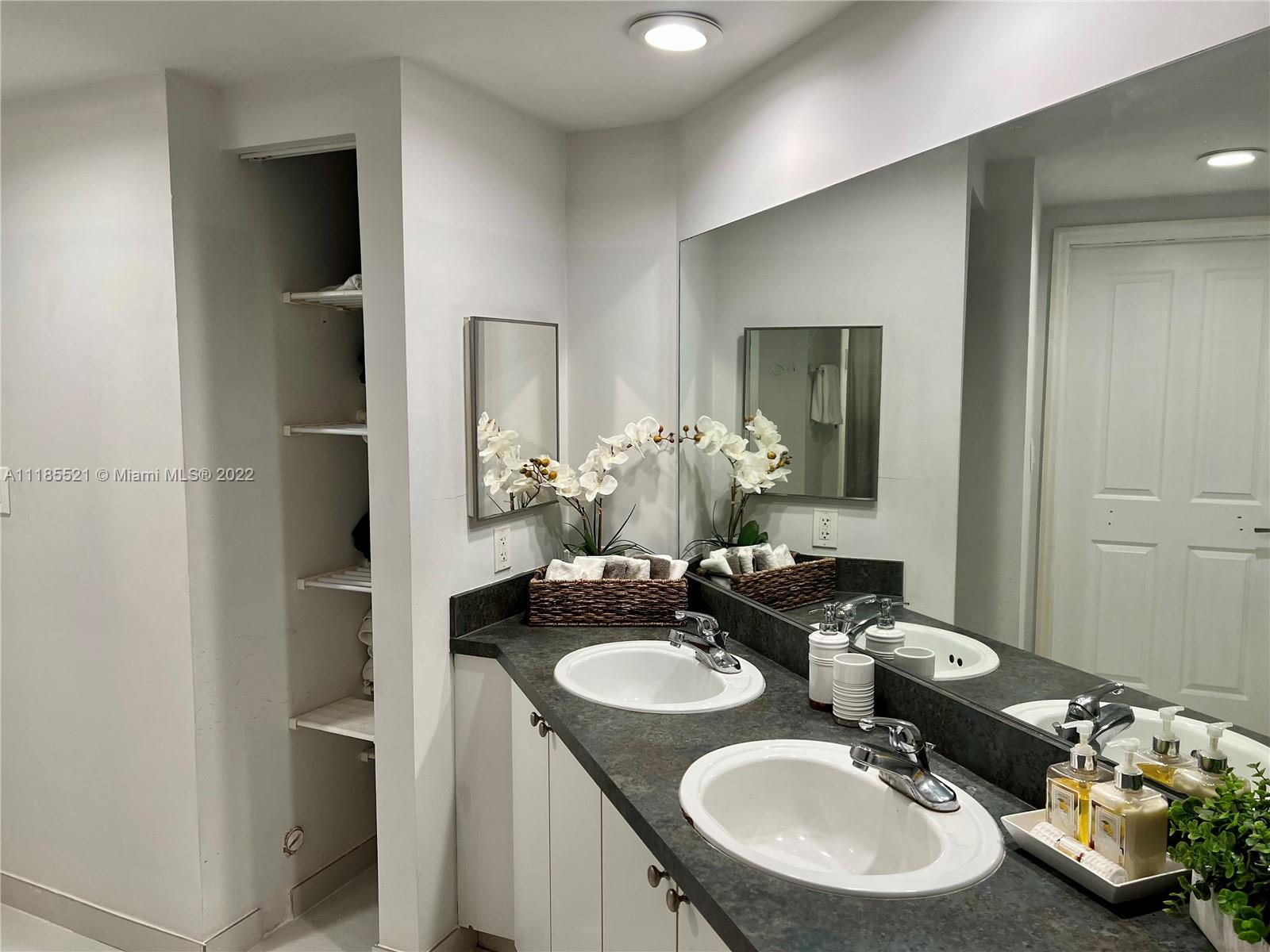 9172 Collins Ave Unit: 15
