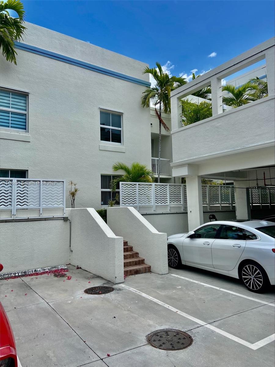 9172 Collins Ave Unit: 15